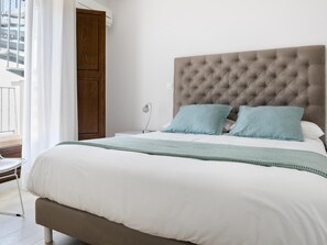 2 chambres, coffre-fort, fer et planche à repasser, lit de bébé portatif