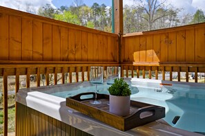 Tina de hidromasaje al aire libre