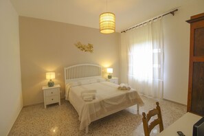 3 bedrooms, iron/ironing board, WiFi - Typical Tuscan house with private and fenced swimming pool. View on the village of Castiglion Fioren (Castiglion Fiorentino)