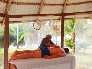 Deep-tissue massages, massages - Ponta Poranga Jungle Lodge (Manaus)