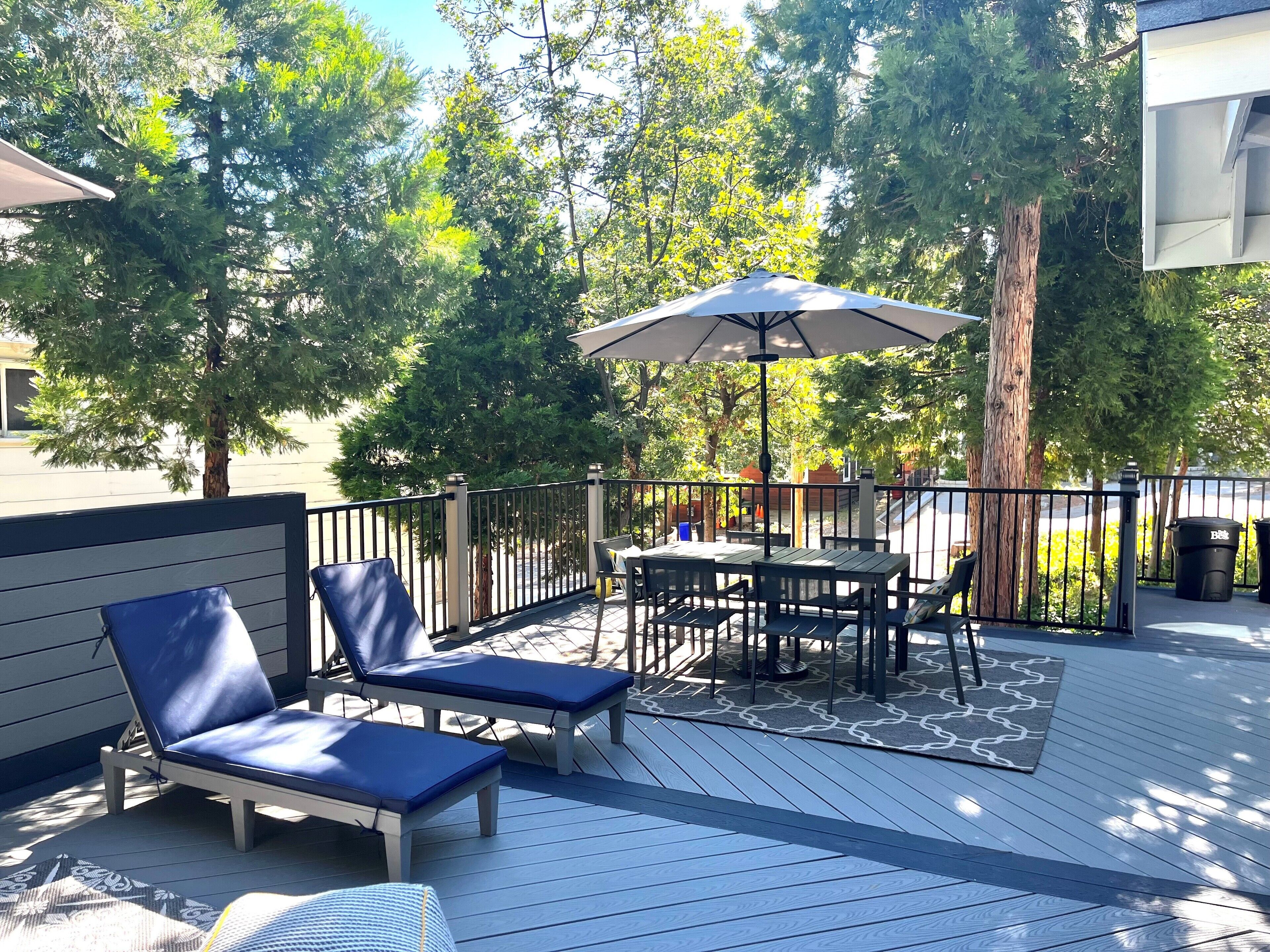 Cozy Cottage -Large Deck, Lake Rights Close to the Lake & Village-Lake Arrowhead