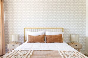 3 chambres, fer et planche à repasser, Wi-Fi gratuit, draps fournis