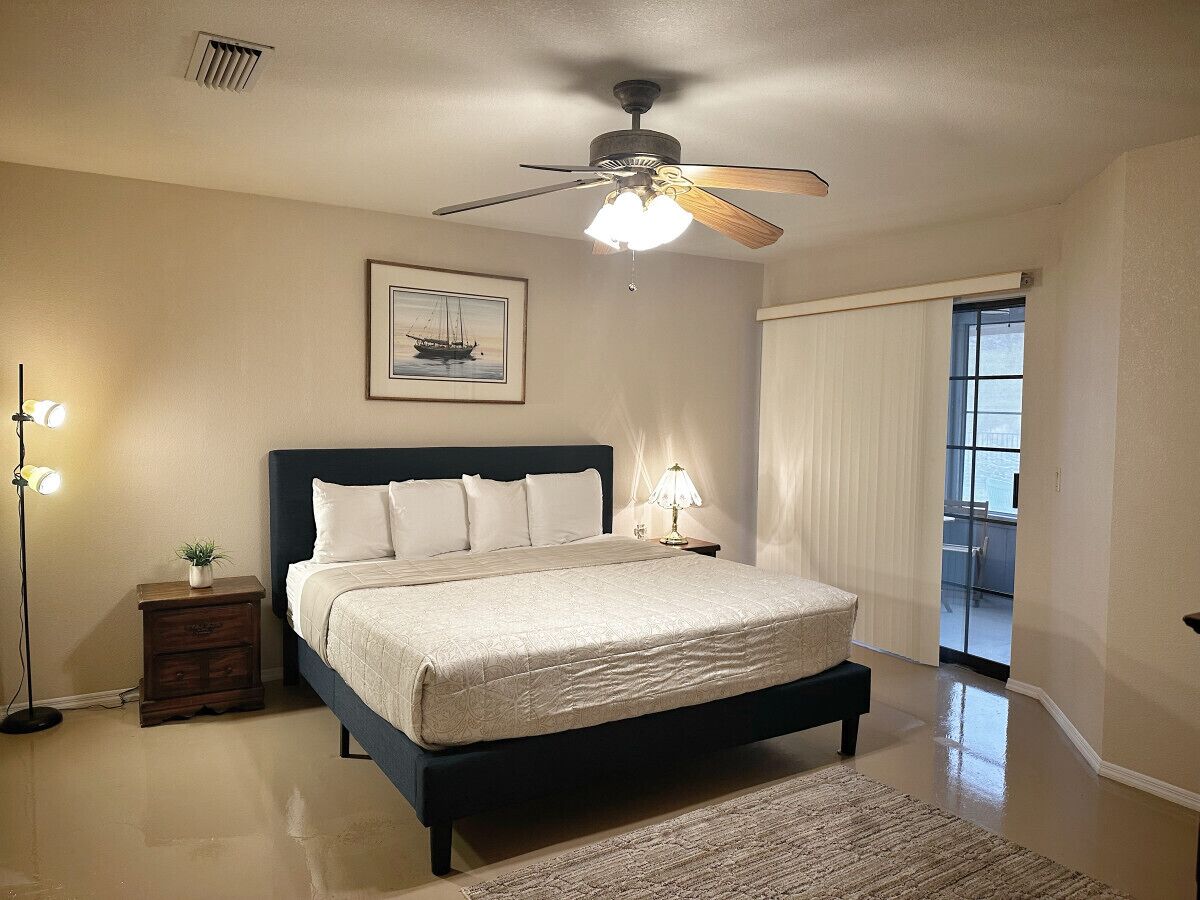 3 bedrooms, desk, iron/ironing board, travel cot