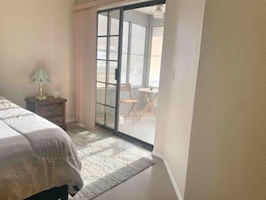 3 Schlafzimmer, Schreibtisch, Bügeleisen/Bügelbrett, Reisekinderbett