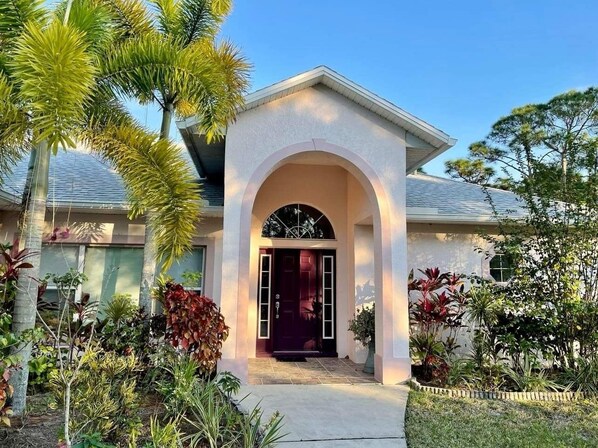 المنشأة من الخارج