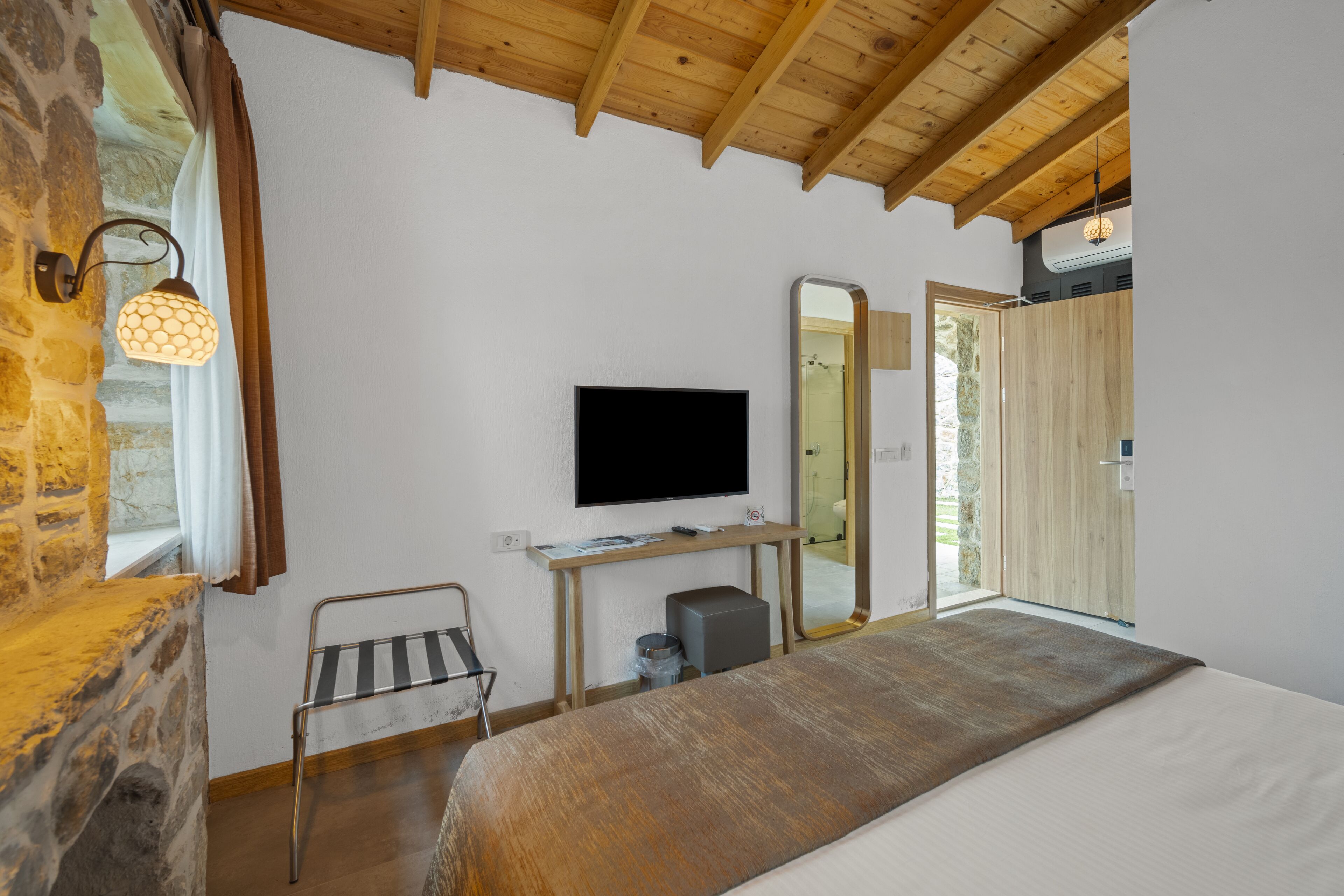 premium room, non smoking, garden view | 1 bedroom, premium bedding, in-room safe, desk