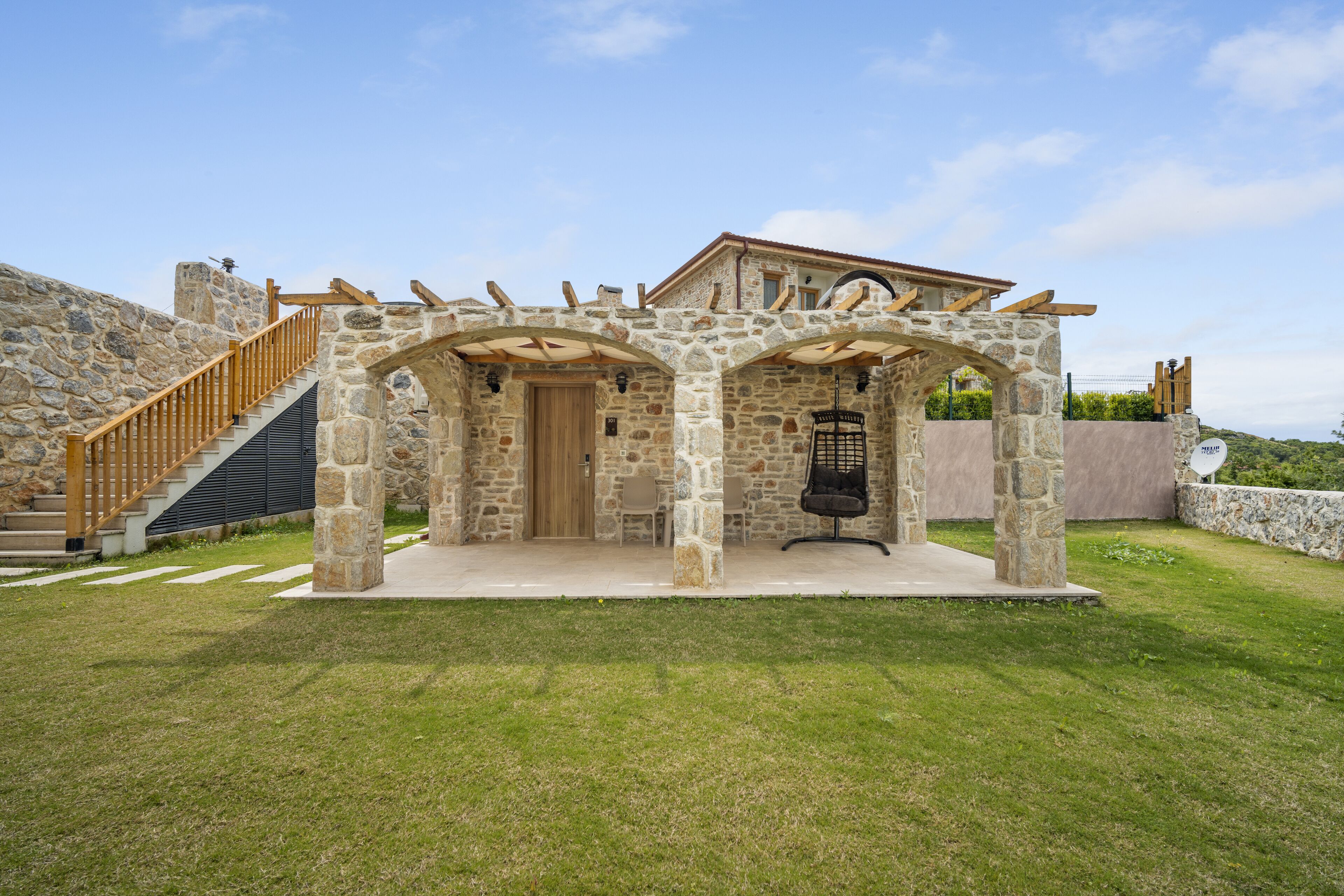 premium room, non smoking, garden view | 1 bedroom, premium bedding, in-room safe, desk