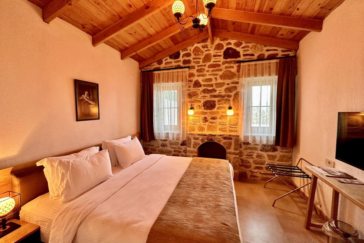 premium room, non smoking, garden view | 1 bedroom, premium bedding, in-room safe, desk