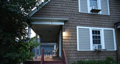 Budget Spacious townhome with Gigabit Internet