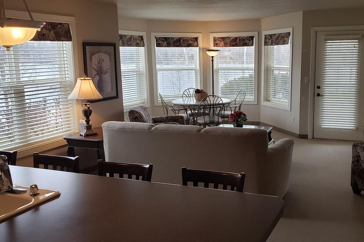 Kondominium, 1 kamar tidur | Ruang keluarga