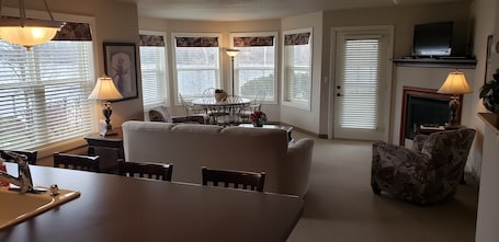 Condo, 1 quarto | Sala de estar. Unit 316 1 Bdrm/ 1 Bath Condo 1 Bedroom Condo by RedAwning