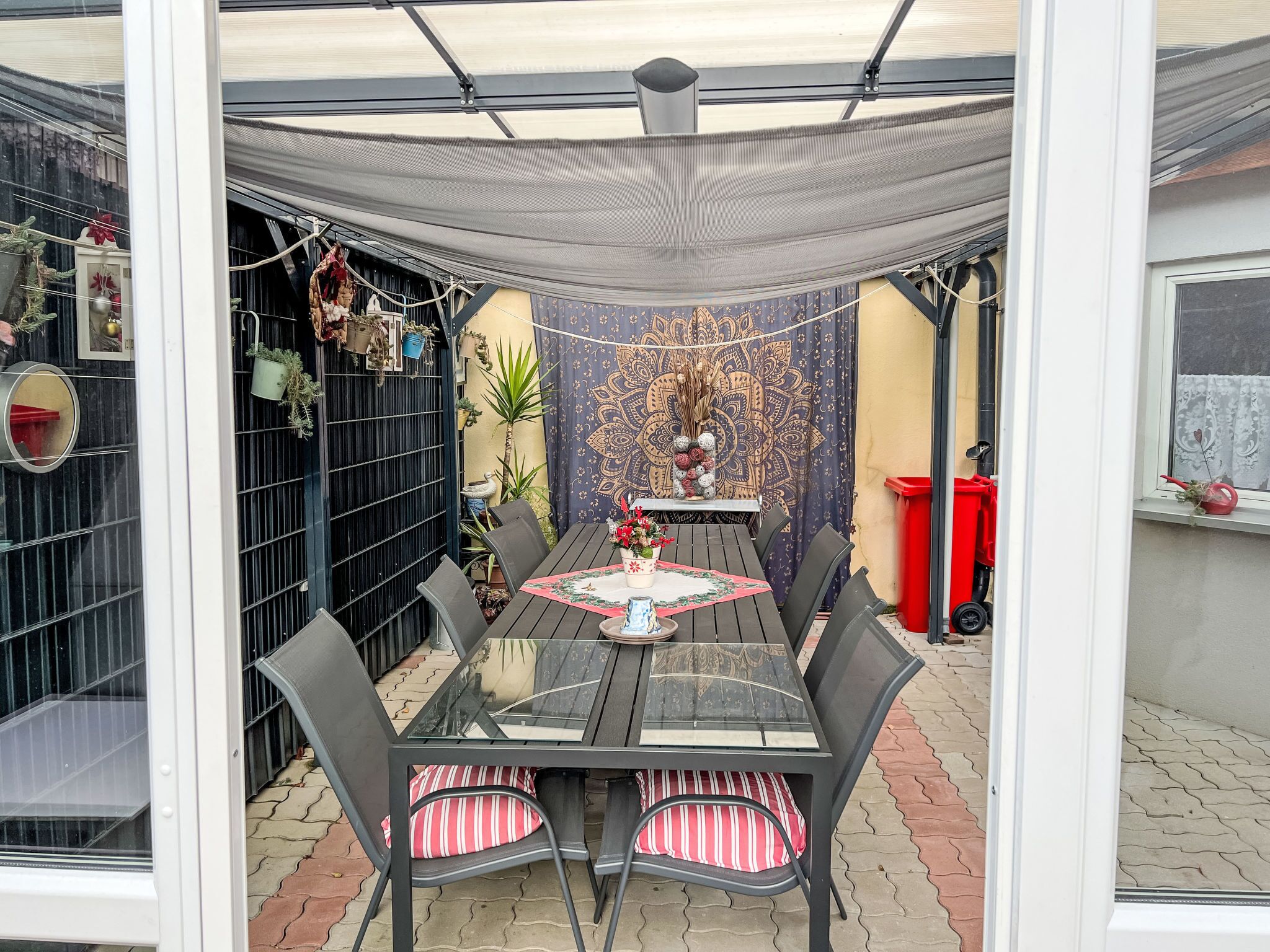 屋外ダイニングエリア