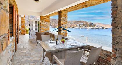 Amazing apartment overlooking the bay of Vourkari.SQ