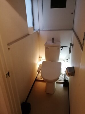 Basic Room | Bathroom - Ozawa Building (Osaka)