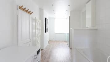 Baignoire, sĂšche-cheveux