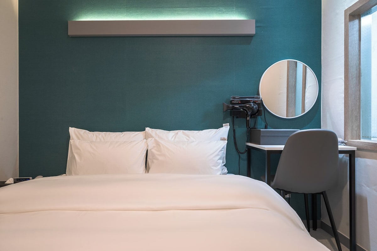 Standard Room | Italiaanse Frette-lakens, luxe beddengoed, donzen dekbedden