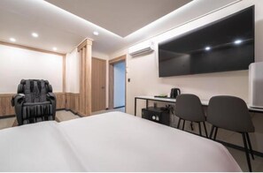 Premier Double Massage Chair Room | 意大利 Frette 床单、高档床上用品、羽绒被、Select Comfort 床