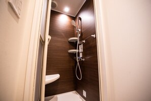 Shower, free toiletries, hair dryer, bathrobes - COB HOTEL ASAKUSA (Tokyo)