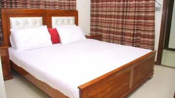 Quarto casal luxo | Wi-Fi de cortesia