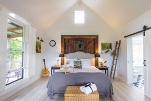 1 bedroom, iron/ironing board, free WiFi, bed sheets -  Hartvale Cottage & Gardens.  Breathe out... Let go... Be inspired... (Little Hartley)