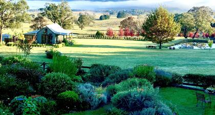 Hartvale Cottage & Gardens. Breathe out... Let go... Be inspired...
