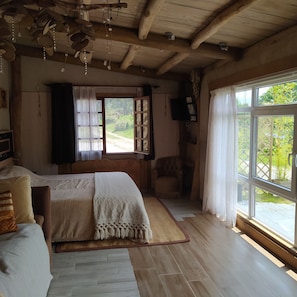 1 chambre, fer et planche à repasser, Wi-Fi gratuit, draps fournis