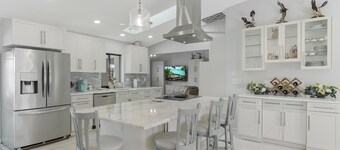 Stunning 1+ acre Paradise Cove Villa