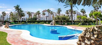 Apartamento vacacional 'El Duende de Zahara' con vistas al mar, piscina, gimnasio y Wi-Fi