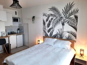 WiFi, bed sheets