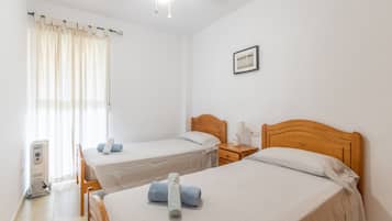 3 chambres, fer et planche à repasser, Wi-Fi gratuit, draps fournis