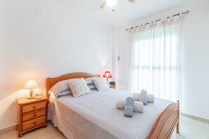 3 bedrooms, iron/ironing board, free WiFi, bed sheets