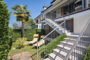 Property grounds - Apartment 'Lazise Colá' with Shared Pool, Private Terrace and Air Conditioning (Colá di Lazise-VR)