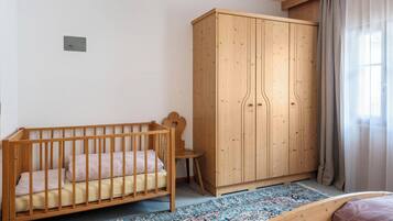 2 多间卧室、免费 WiFi、床单