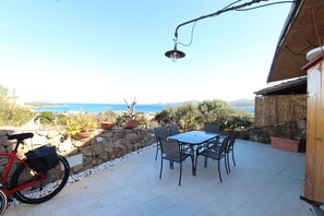 Outdoor dining - Villa Smeralda 10 (Cannigione)
