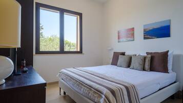 2 chambres, fer et planche à repasser, literie fournie