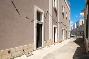 تفاصيل الفندق من الخارج