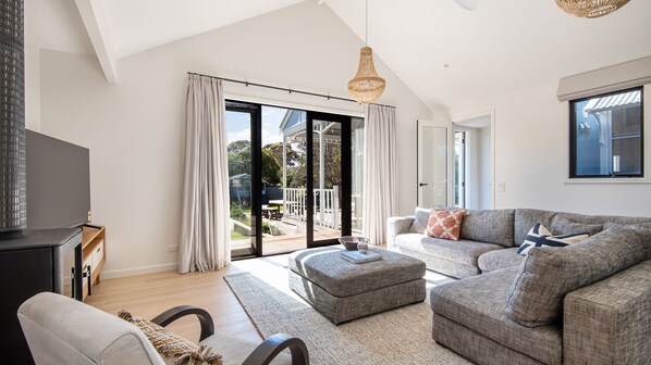 Smart TV, fireplace, table football, ping pong