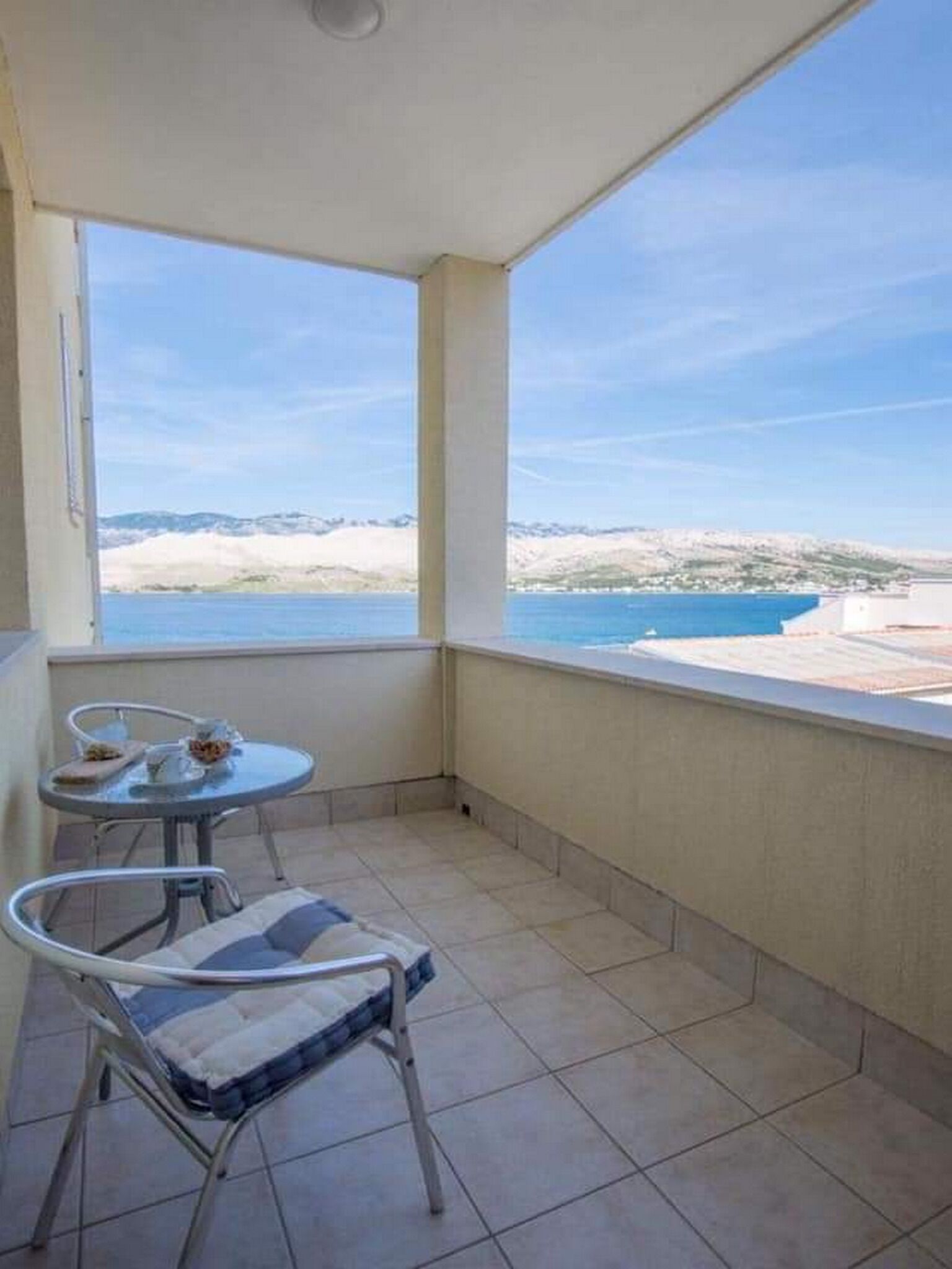 Apartment (One Bedroom Apartment with Balcony an) | Balcony