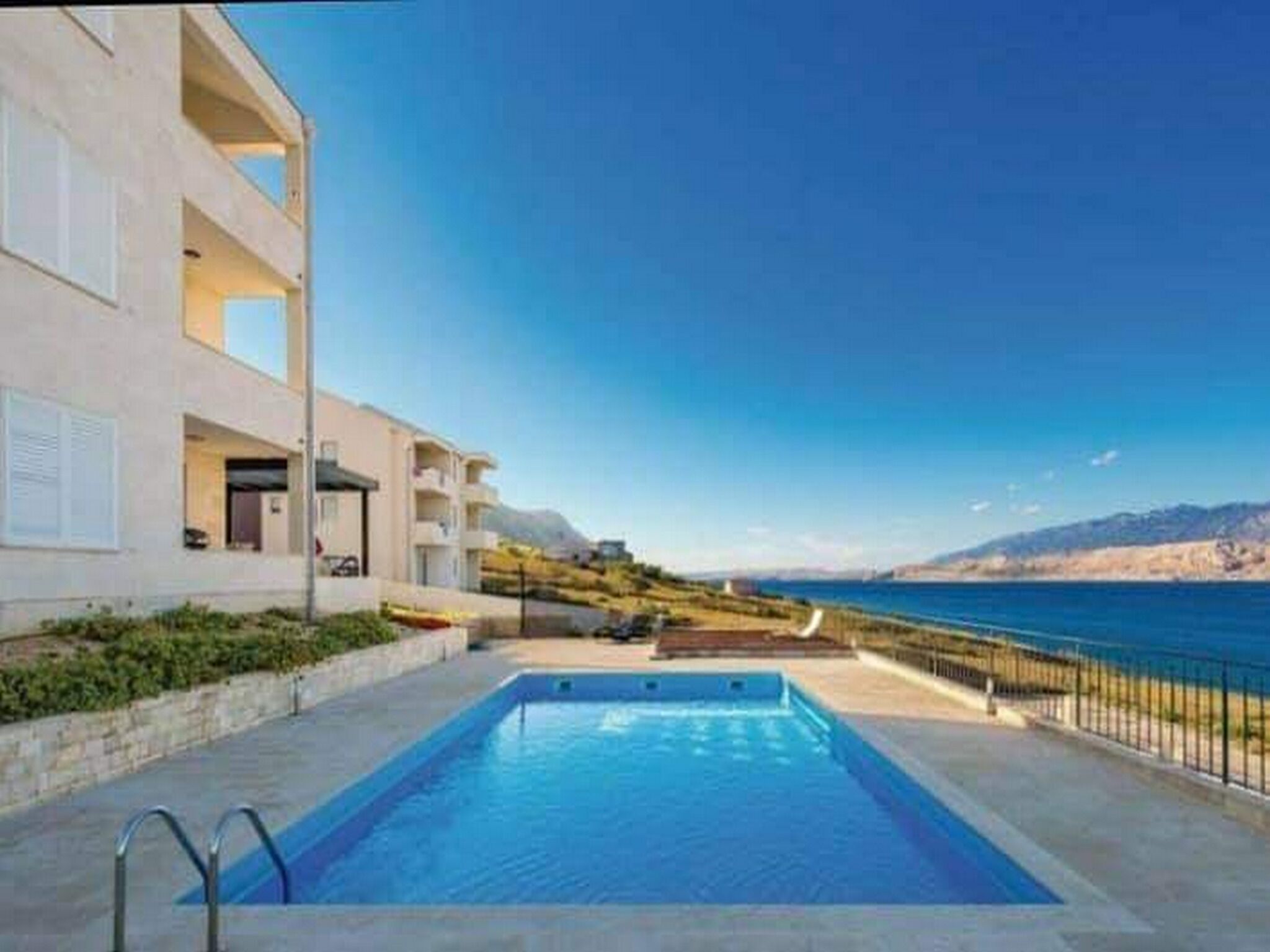 Apartment (One Bedroom Apartment with Balcony an) | Pool