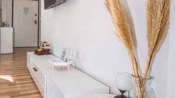 Apartment (One Bedroom Apartment with Balcony an) | Innenbereich