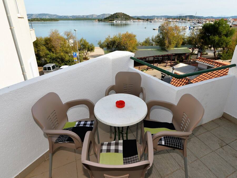 Apartamento (Superior One bedroom apartment with B) | Balcón