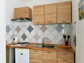 Apartment (Superior One bedroom apartment with B) | Private kitchen | Fridge