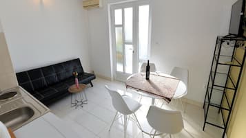 아파트 (One bedroom apartment with Balcony an) | 내부