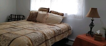 quiet,walking distance to gas Station, Grocery Store, Restaurant & Bars