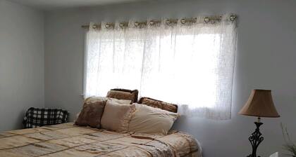 quiet,walking distance to gas Station, Grocery Store, Restaurant & Bars