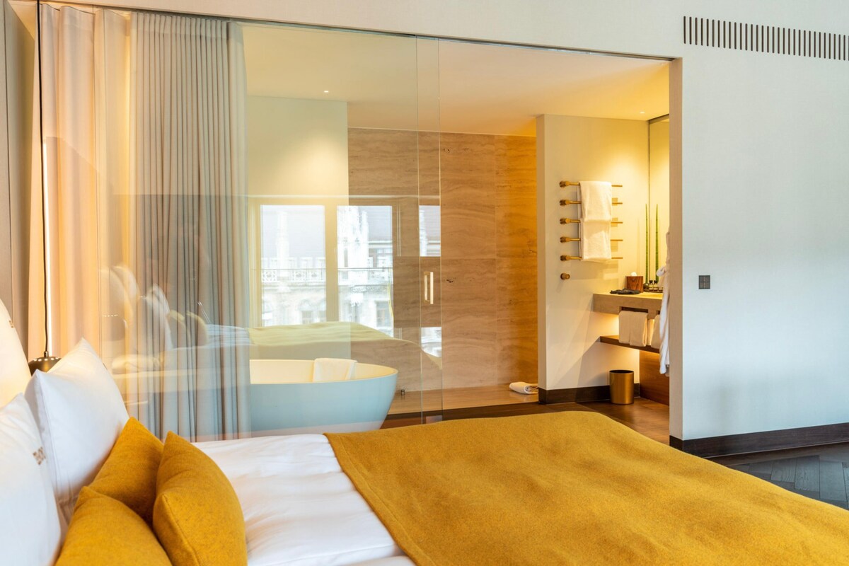 Junior Suite (Marienplatz View)