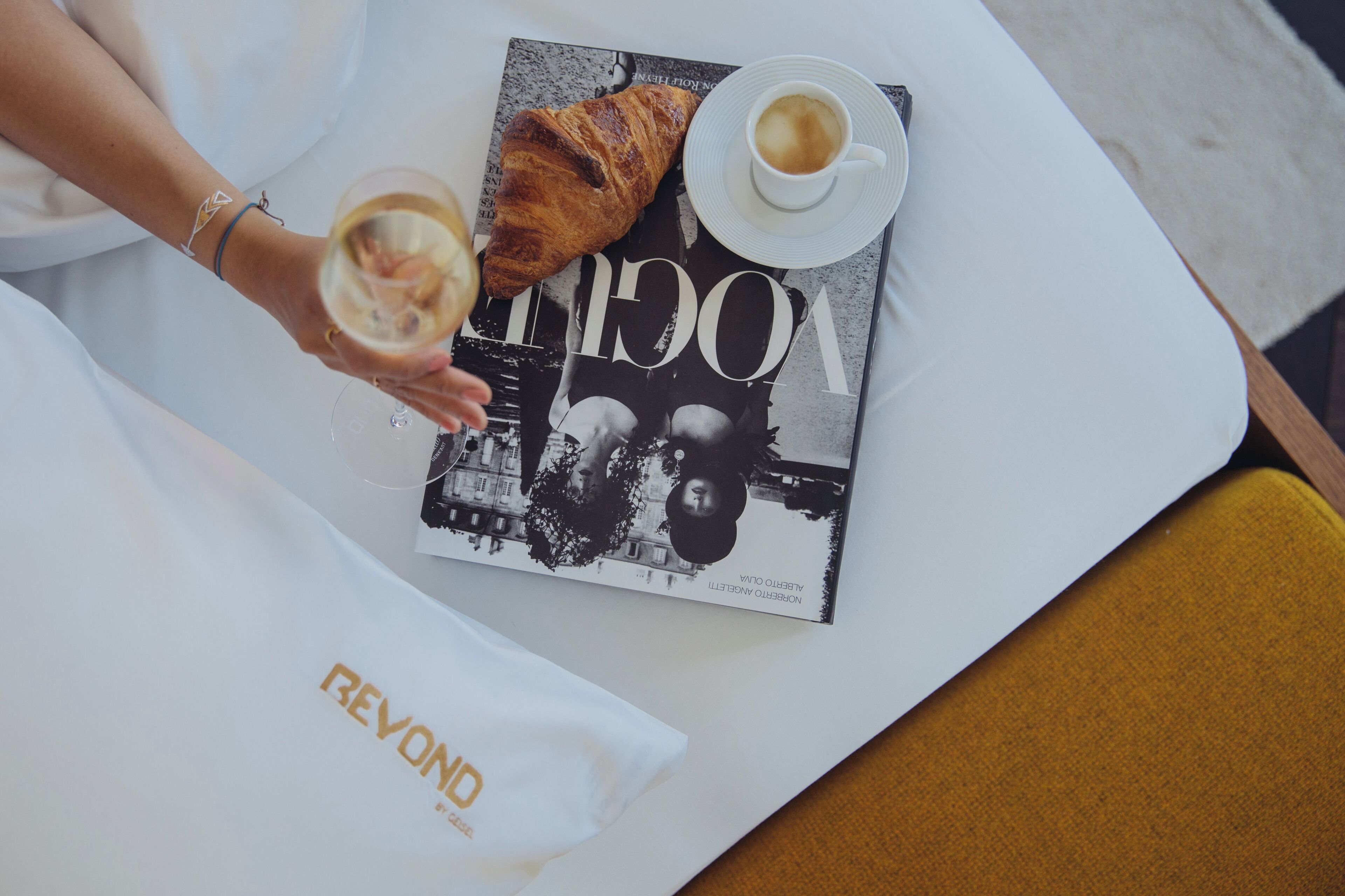 Foto - BEYOND by Geisel