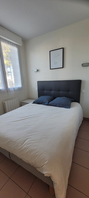 2 bedrooms, iron/ironing board, free WiFi