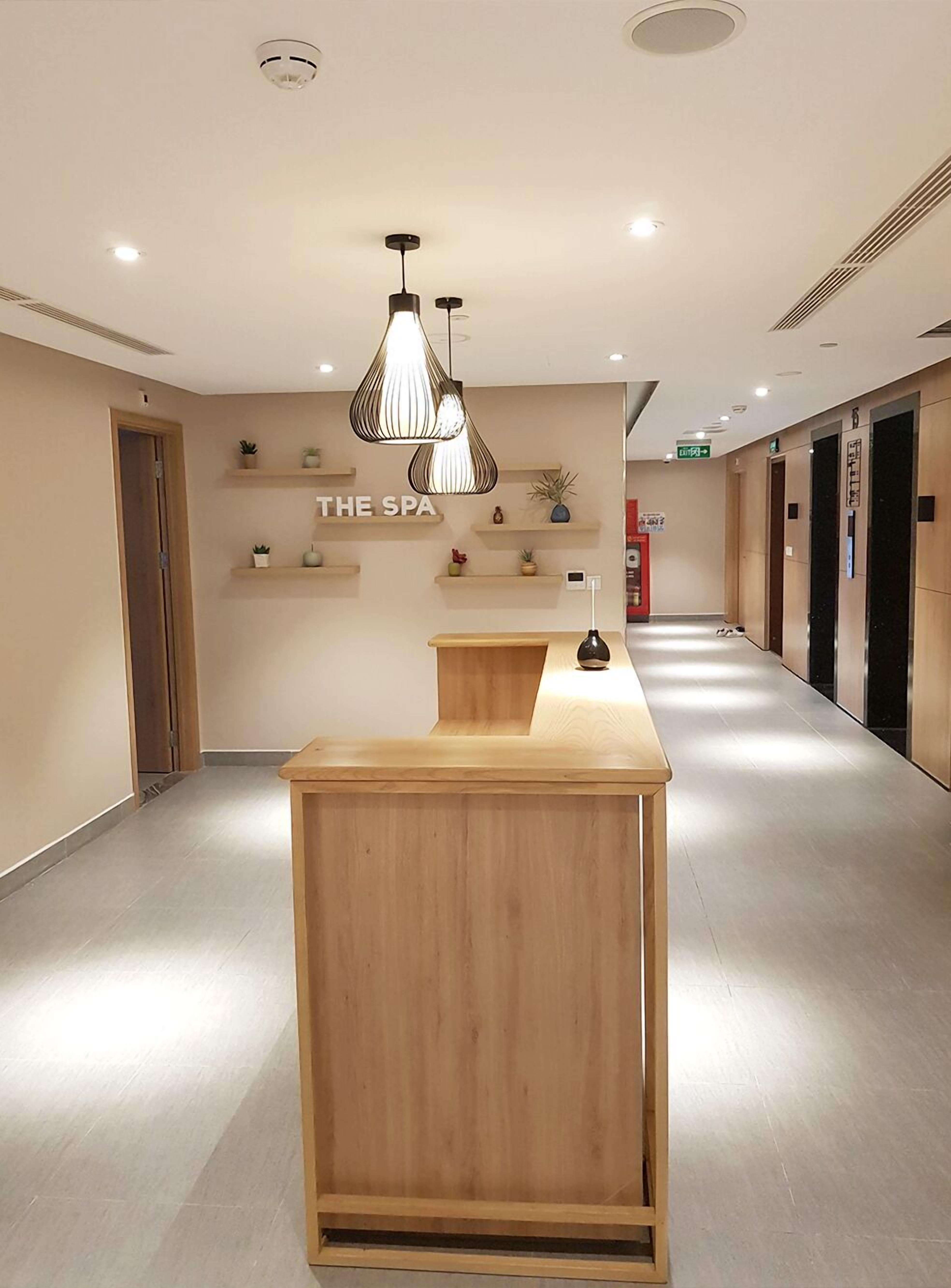 Meja sambut tetamu spa