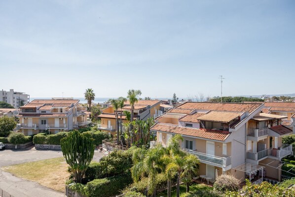 Exterior - Giardini Naxos Apartment with Terrace near the Sea (Giardini Naxos)